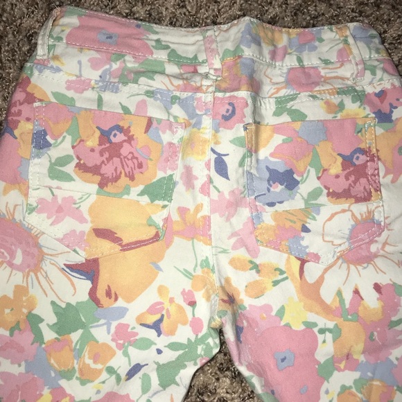 Floral pants Like New - Picture 5 of 5